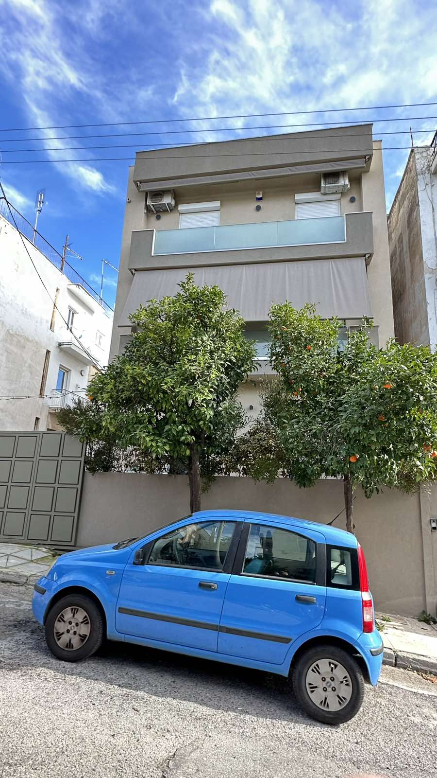 photo1