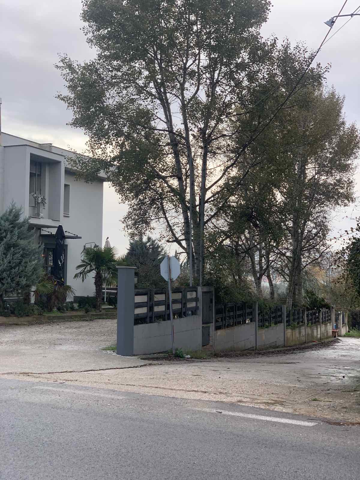 Αγροτεμάχιο με κτίσμα  σε πλειστηριασμό Municipality of Oreokastro
