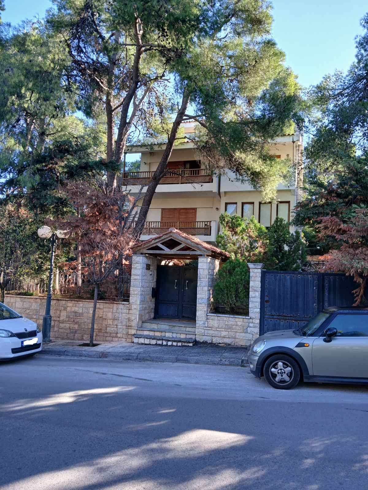 Οικόπεδο με κτίσμα  σε πλειστηριασμό Δήμος Διονύσου