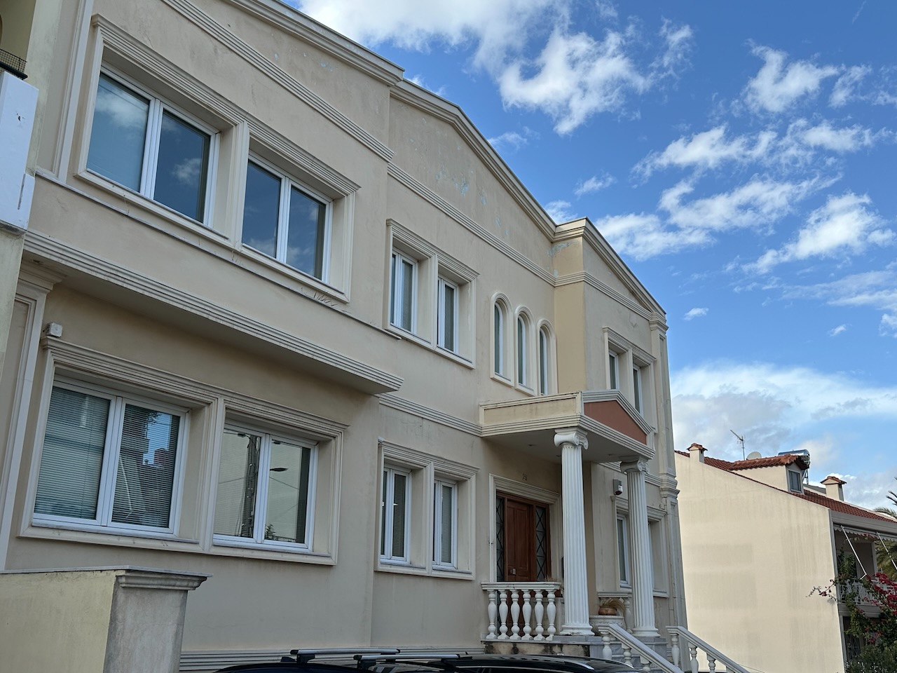 photo1