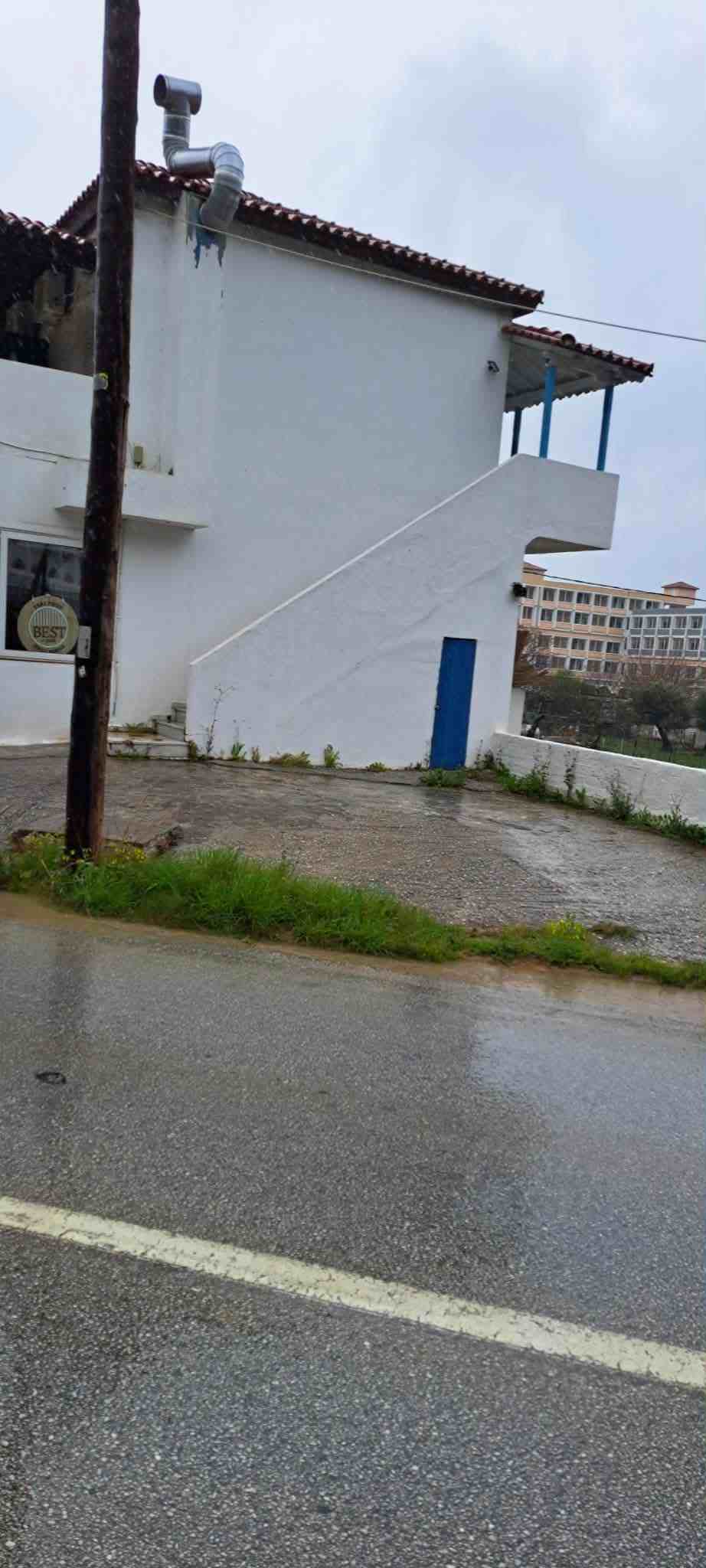 photo1