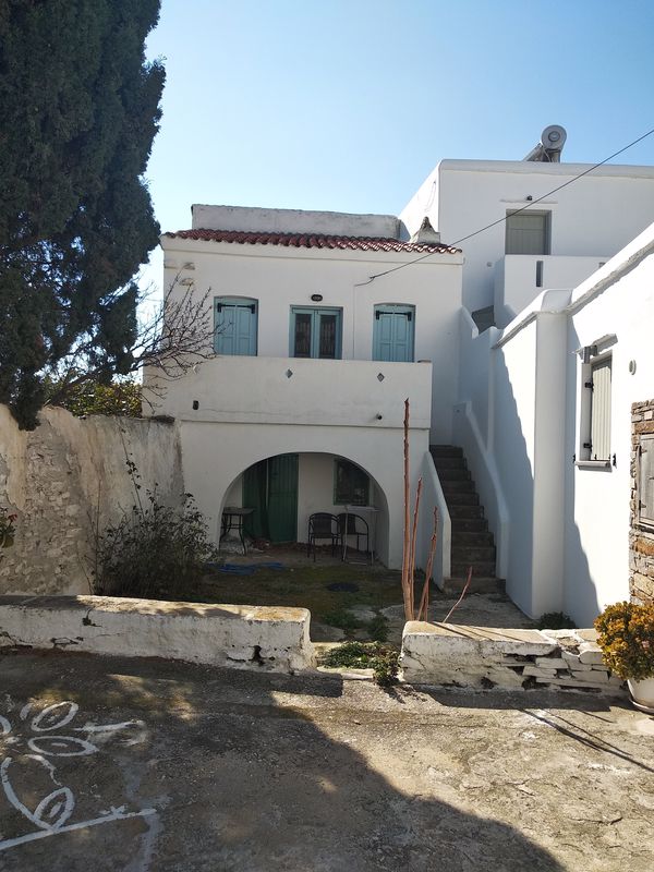 Οικόπεδο με κτίσμα  σε πλειστηριασμό Δήμος Κύθνου