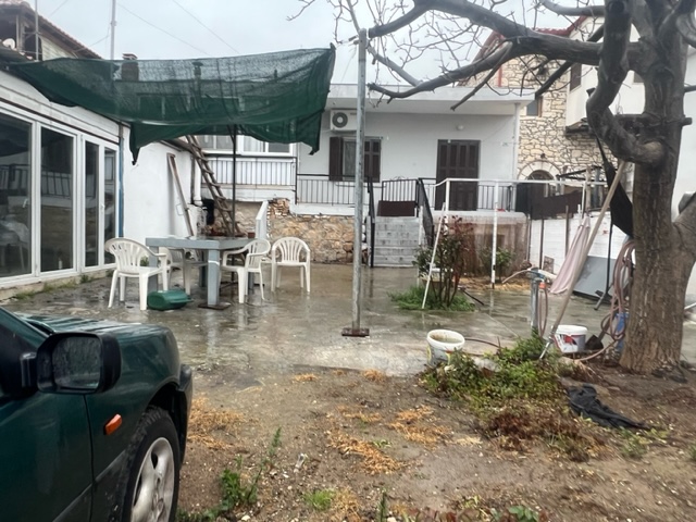 photo1