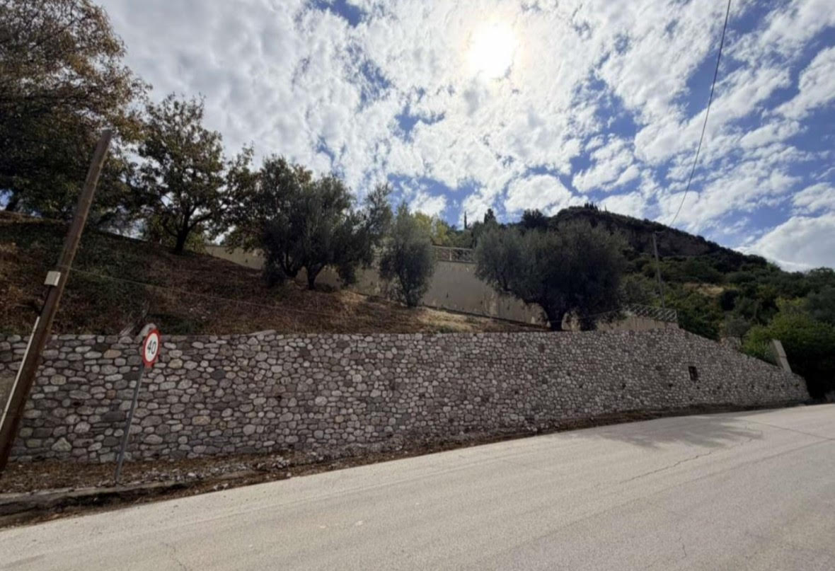 Οικόπεδο με κτίσμα  σε πλειστηριασμό Δήμος Αιγιαλείας