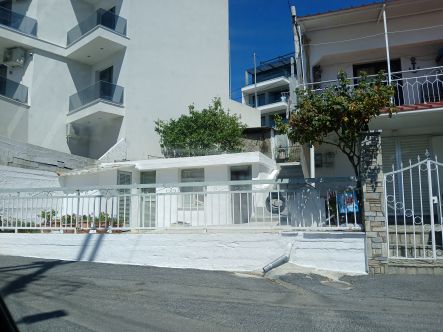 photo1