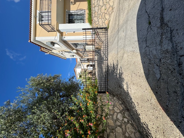 Οικόπεδο με κτίσμα  σε πλειστηριασμό Δήμος Ζακύνθου