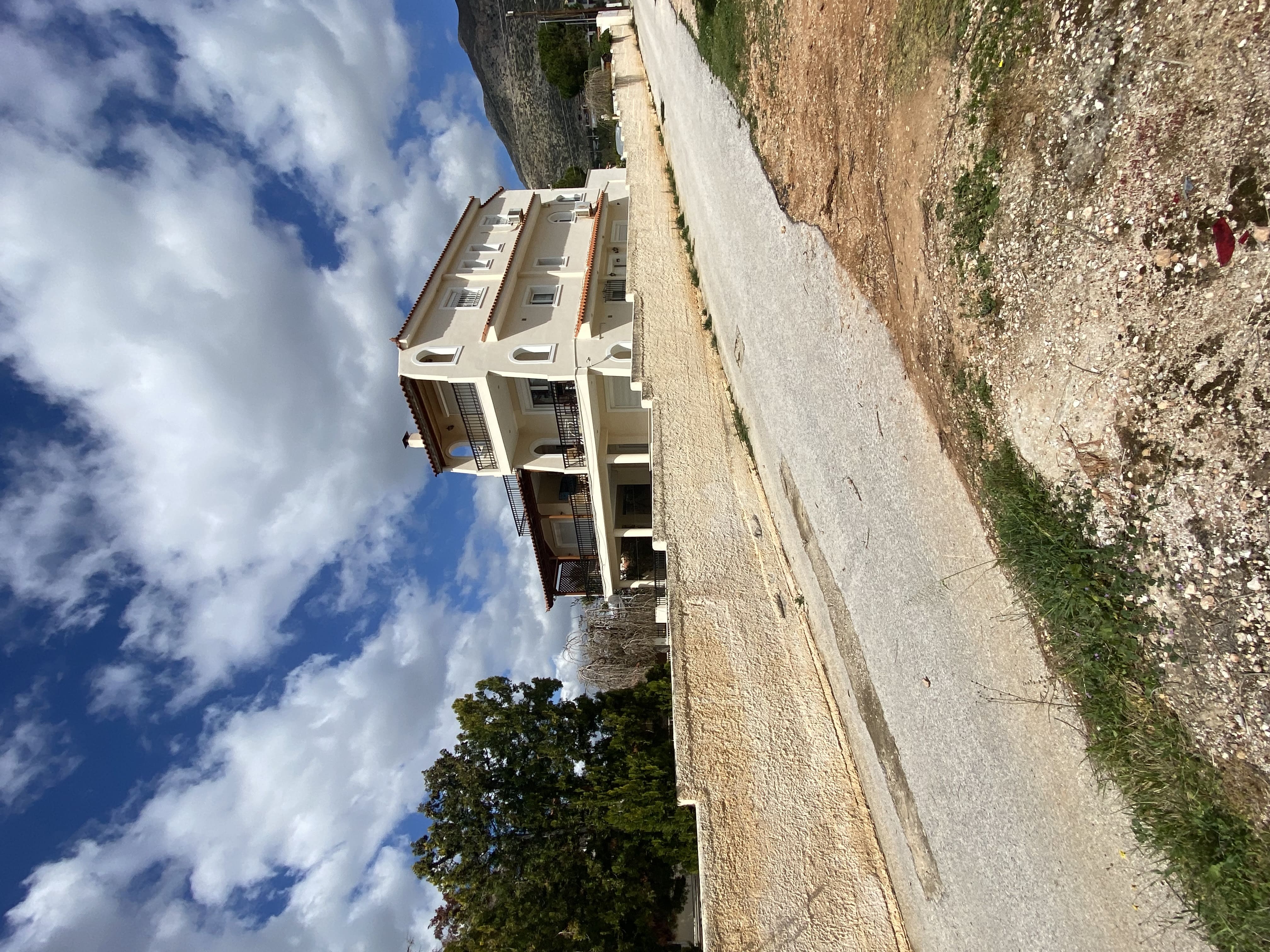 photo1