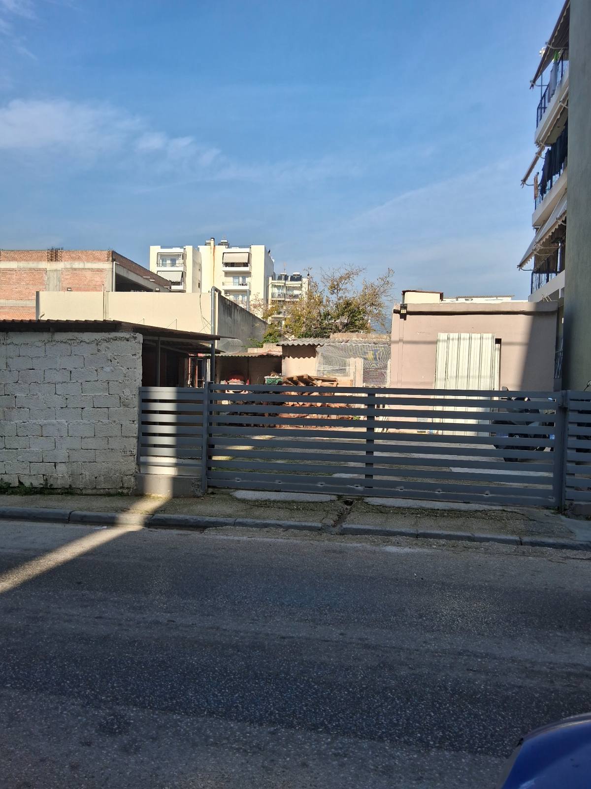 Οικόπεδο με κτίσμα  σε πλειστηριασμό Δήμος Αχαρνών