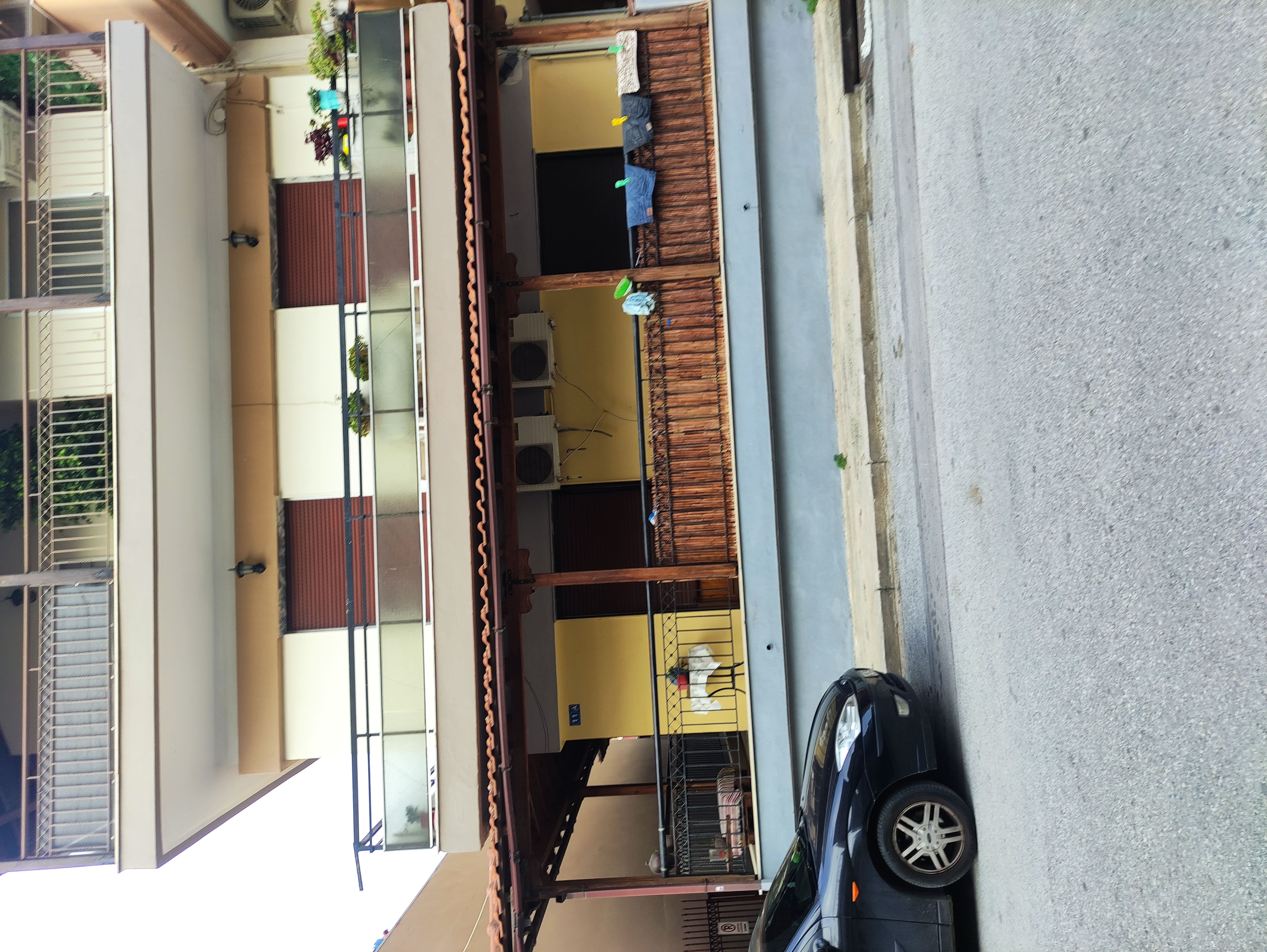 photo1