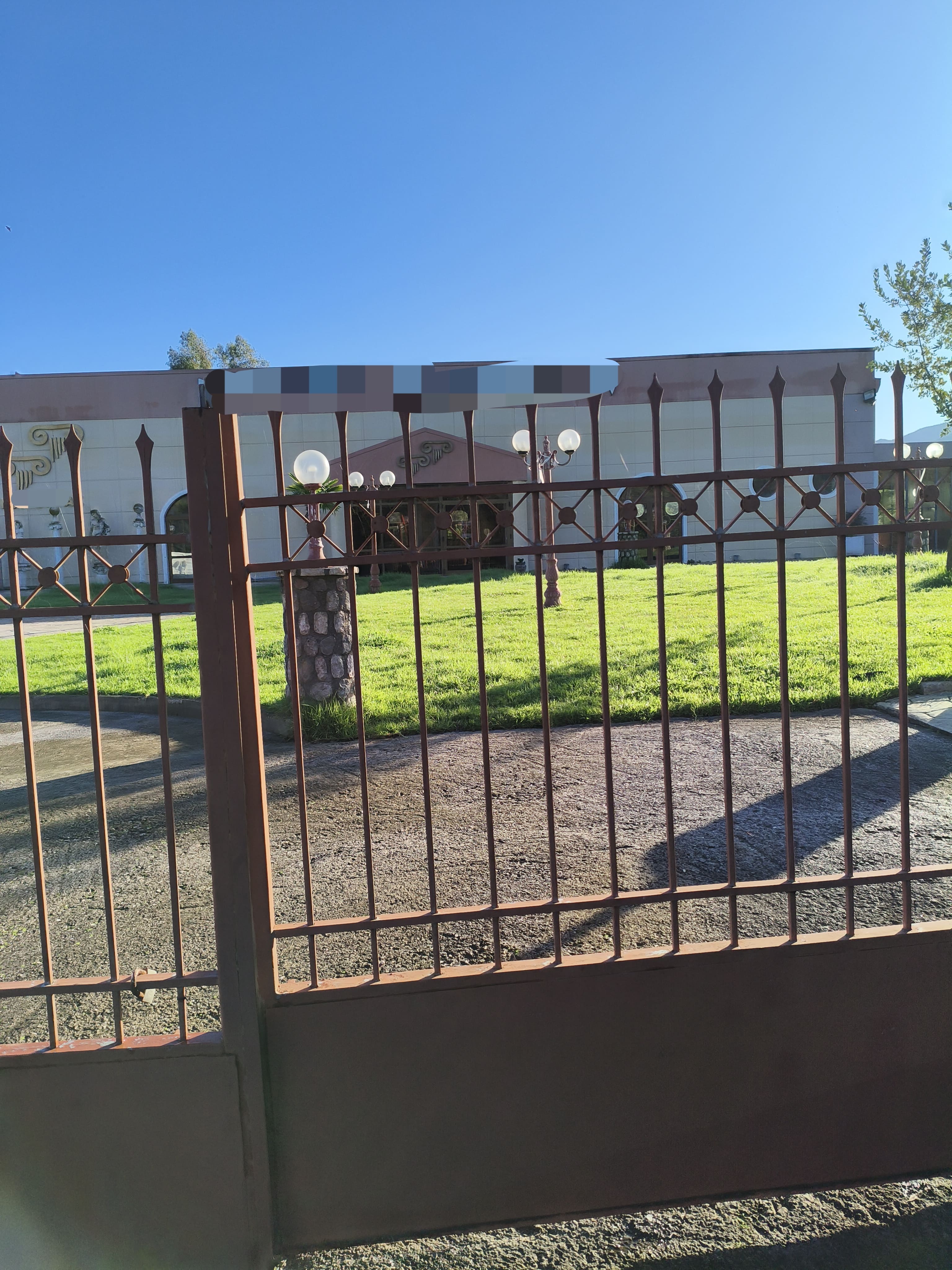 photo1