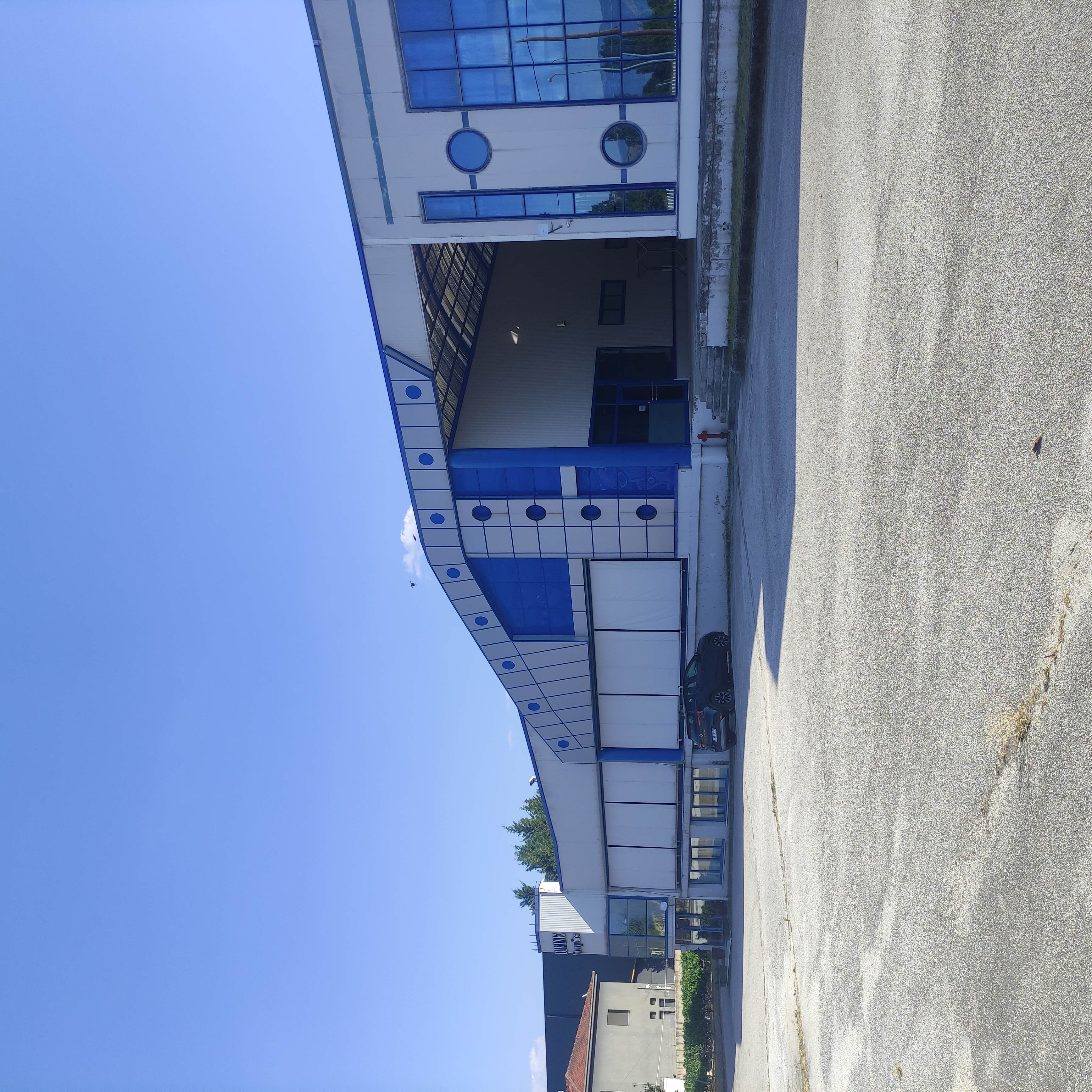 photo1