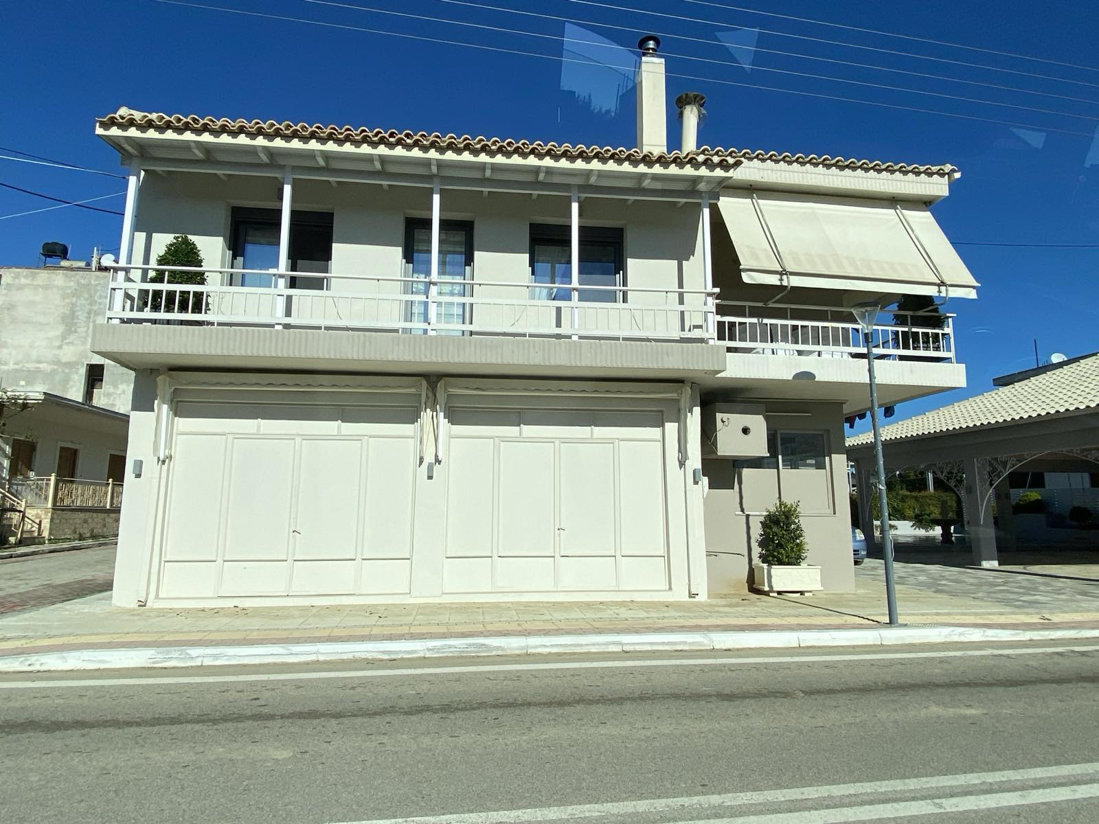 photo1