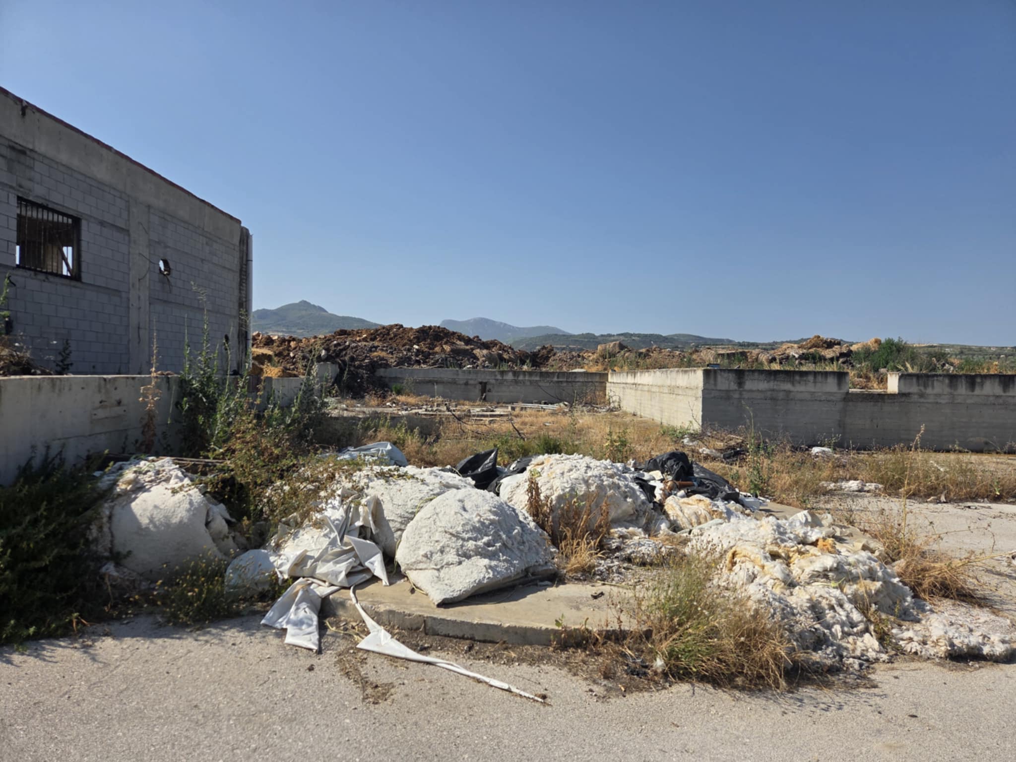 Αγροτεμάχιο με κτίσμα 543.88 sq.m. σε πλειστηριασμό Municipality of Corinthia