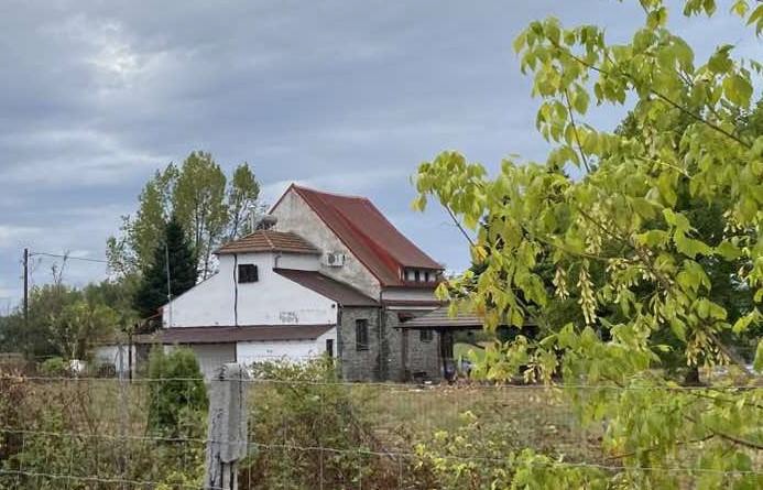 Αγροτεμάχιο με κτίσμα  σε πλειστηριασμό Δήμος Φλώρινας