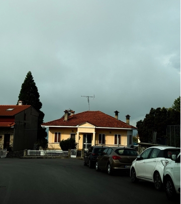 photo1
