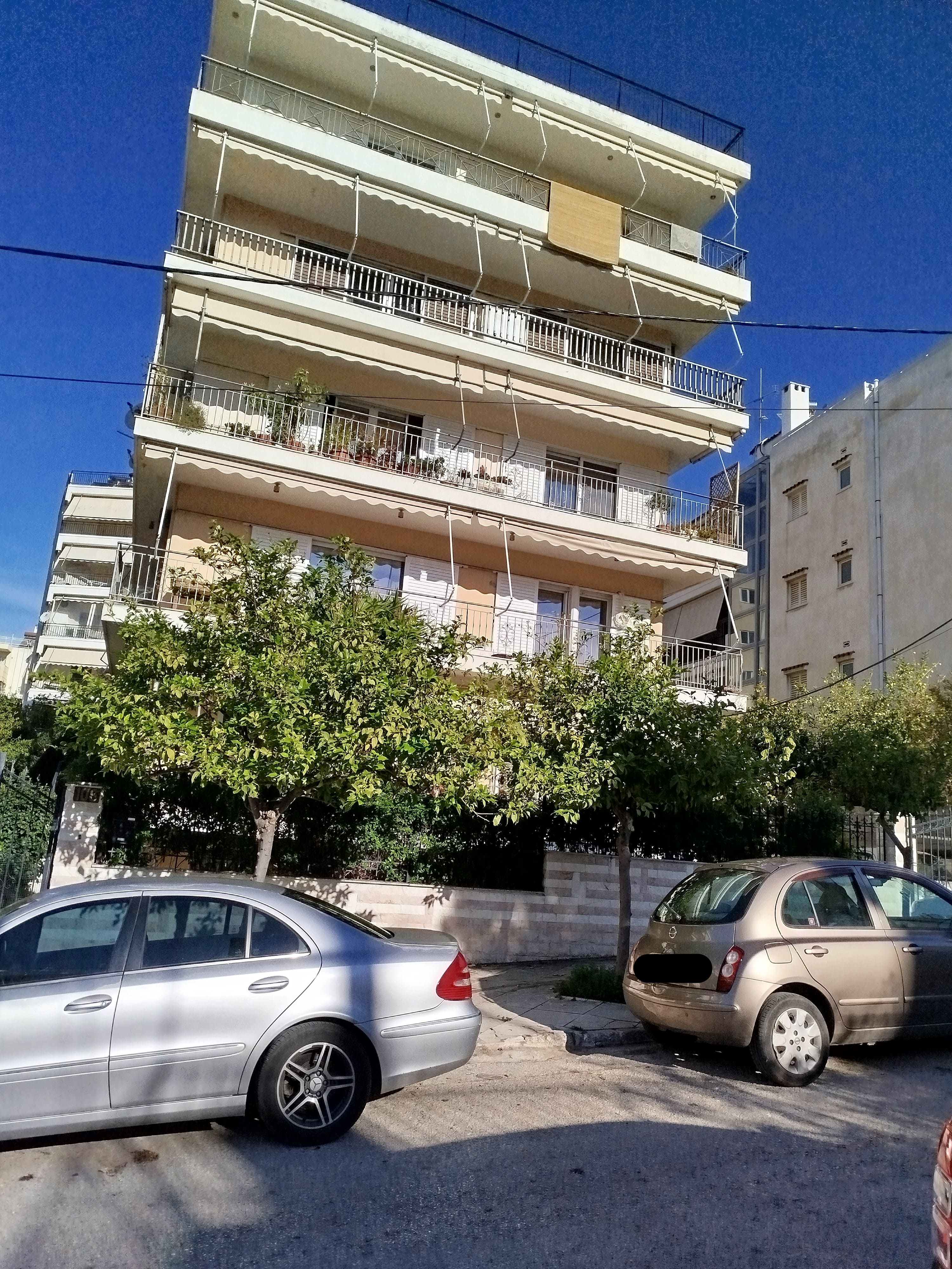 photo1