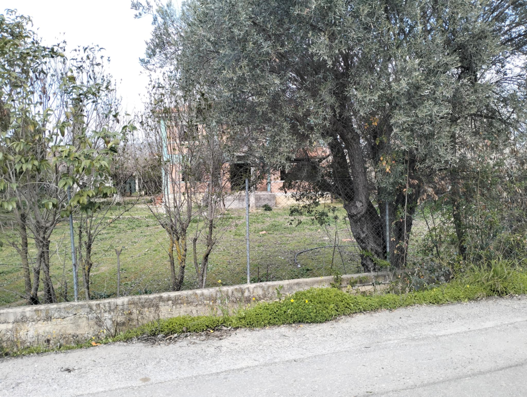 Οικόπεδο με κτίσμα  σε πλειστηριασμό Δήμος Χαλκιδέων