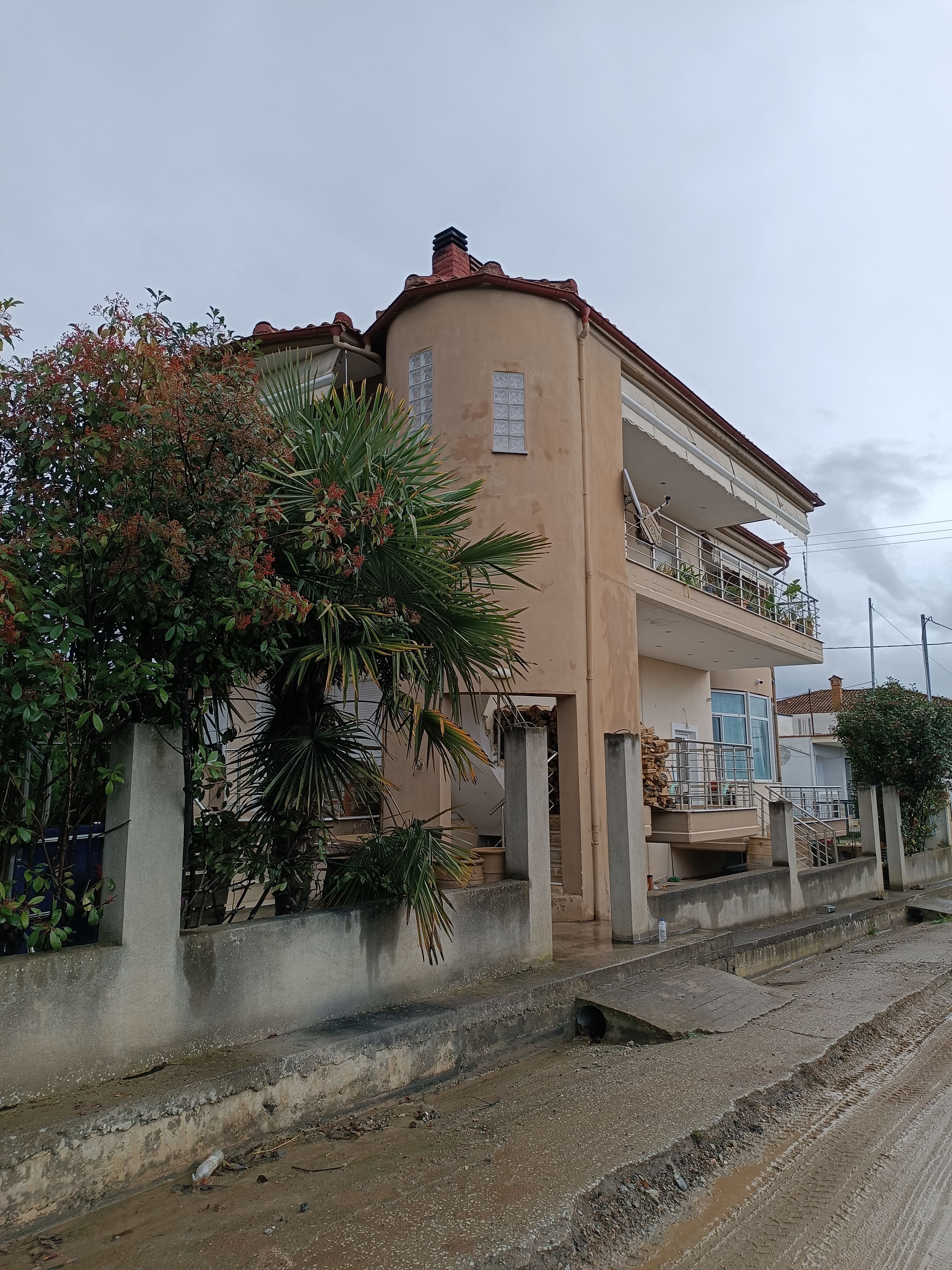 Οικόπεδο με κτίσμα  σε πλειστηριασμό Δήμος Αγιάς