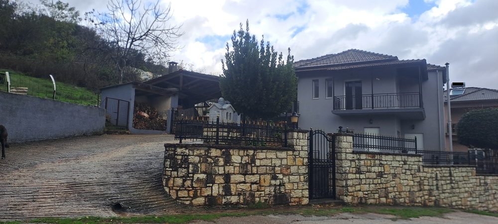 Οικόπεδο με κτίσμα  σε πλειστηριασμό Municipality of Zitsa