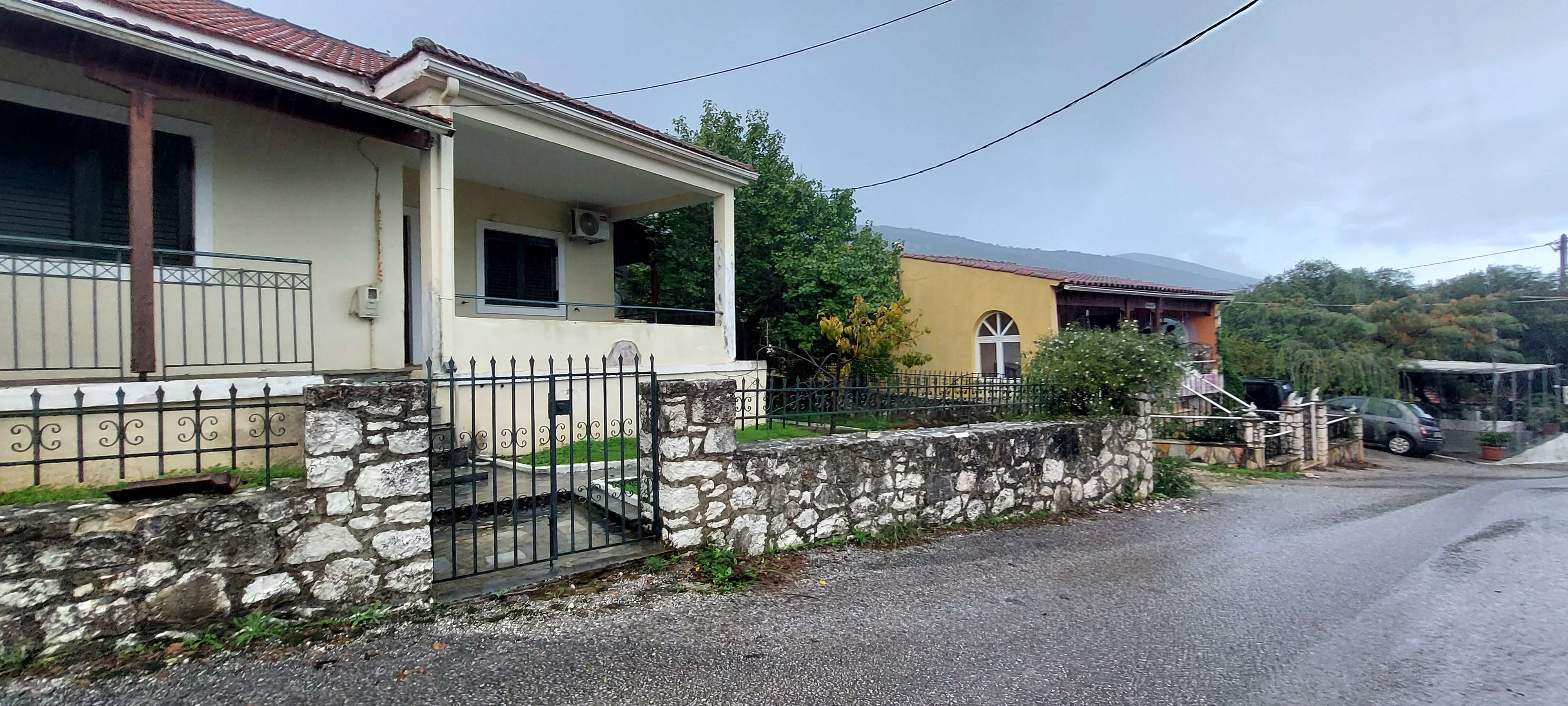 Οικόπεδο με κτίσμα  σε πλειστηριασμό Δήμος Κεφαλονιάς