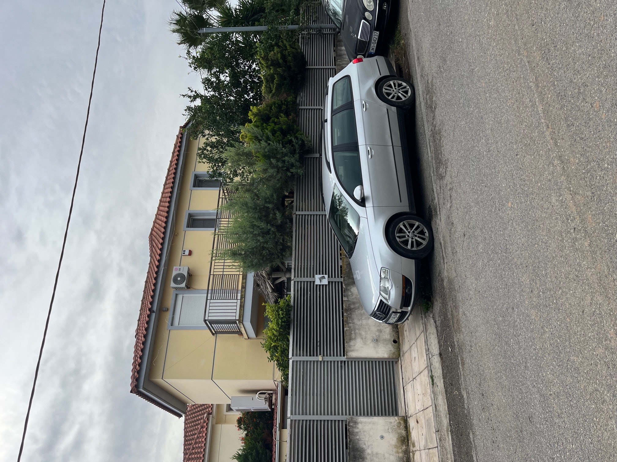 Οικόπεδο με κτίσμα  σε πλειστηριασμό Δήμος Μαραθώνος