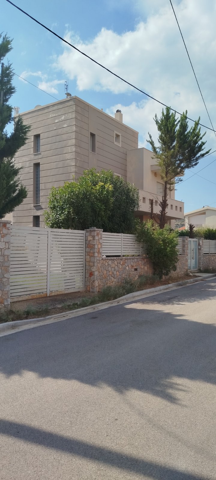 Οικόπεδο με κτίσμα  σε πλειστηριασμό Δήμος Μεγαρέων