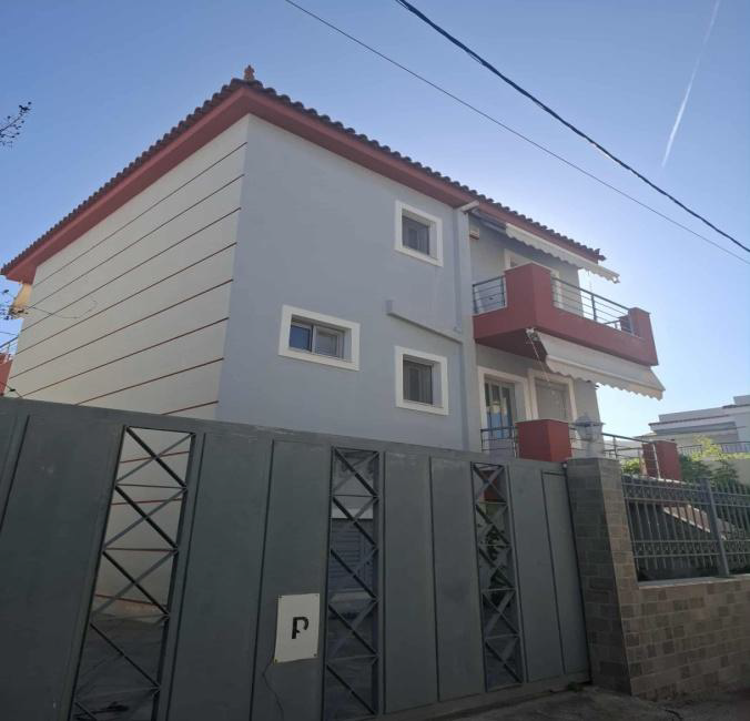 Οικόπεδο με κτίσμα  σε πλειστηριασμό Municipality of Corinthia