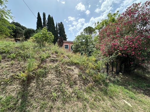 Οικόπεδο με κτίσμα  σε πλειστηριασμό Δήμος Κέρκυρας