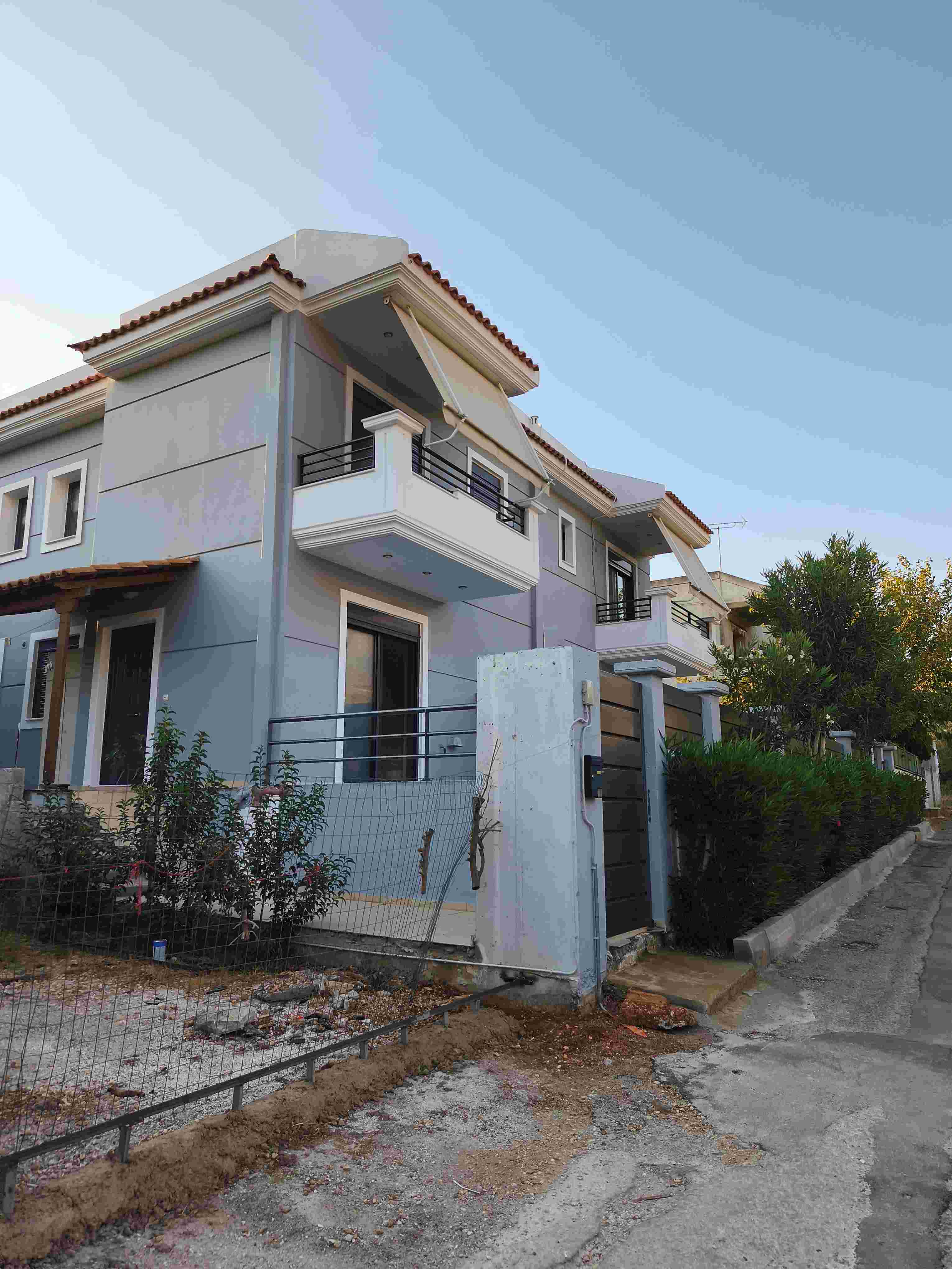 Αγροτεμάχιο με κτίσμα  σε πλειστηριασμό Marathon Municipality