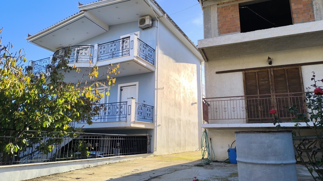 Οικόπεδο με κτίσμα  σε πλειστηριασμό Δήμος Βέλου - Βόχας