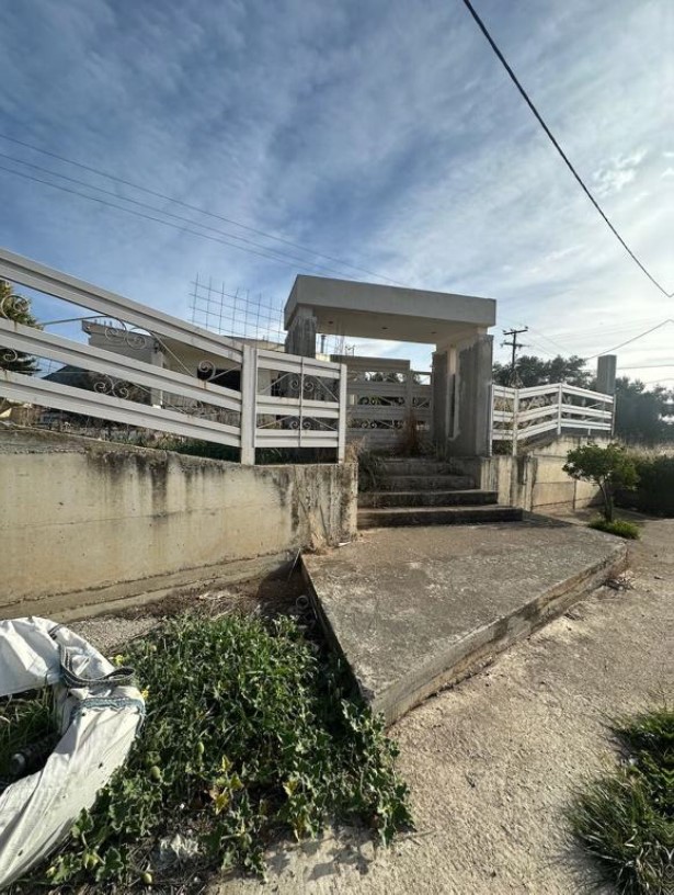 Οικόπεδο με κτίσμα  σε πλειστηριασμό Municipality of Megareo