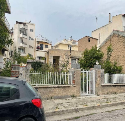 Οικόπεδο με κτίσμα  σε πλειστηριασμό Δήμος Ιλίου