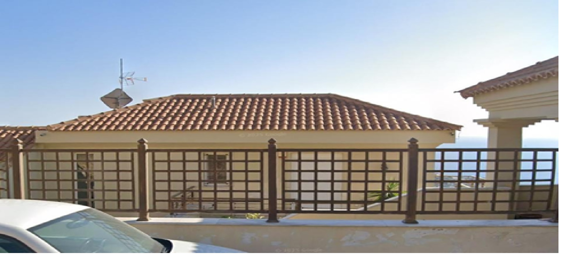 Οικόπεδο με κτίσμα  σε πλειστηριασμό Δήμος Σαρωνικού