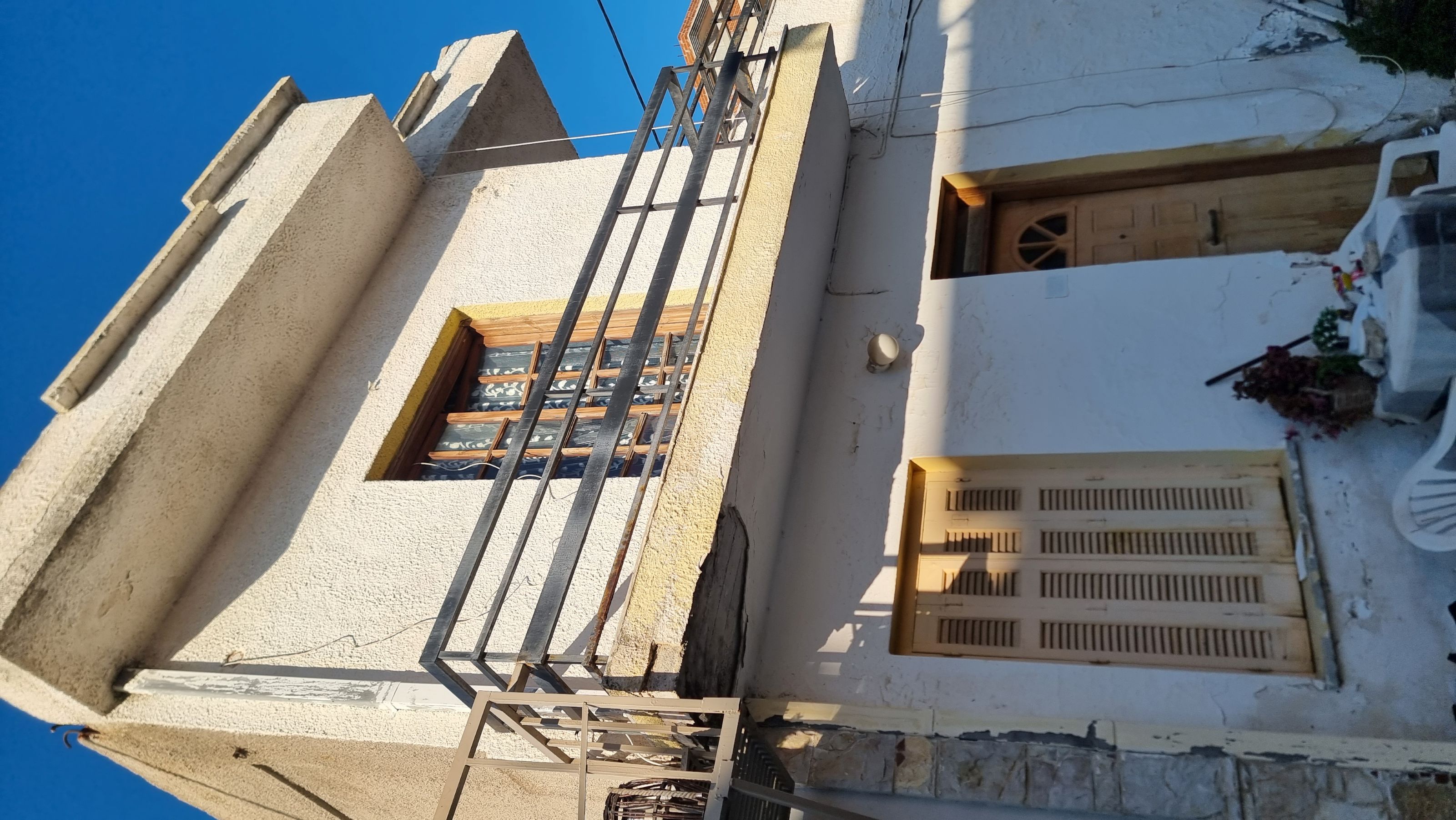 Οικόπεδο με κτίσμα  σε πλειστηριασμό Δήμος Μεγαρέων