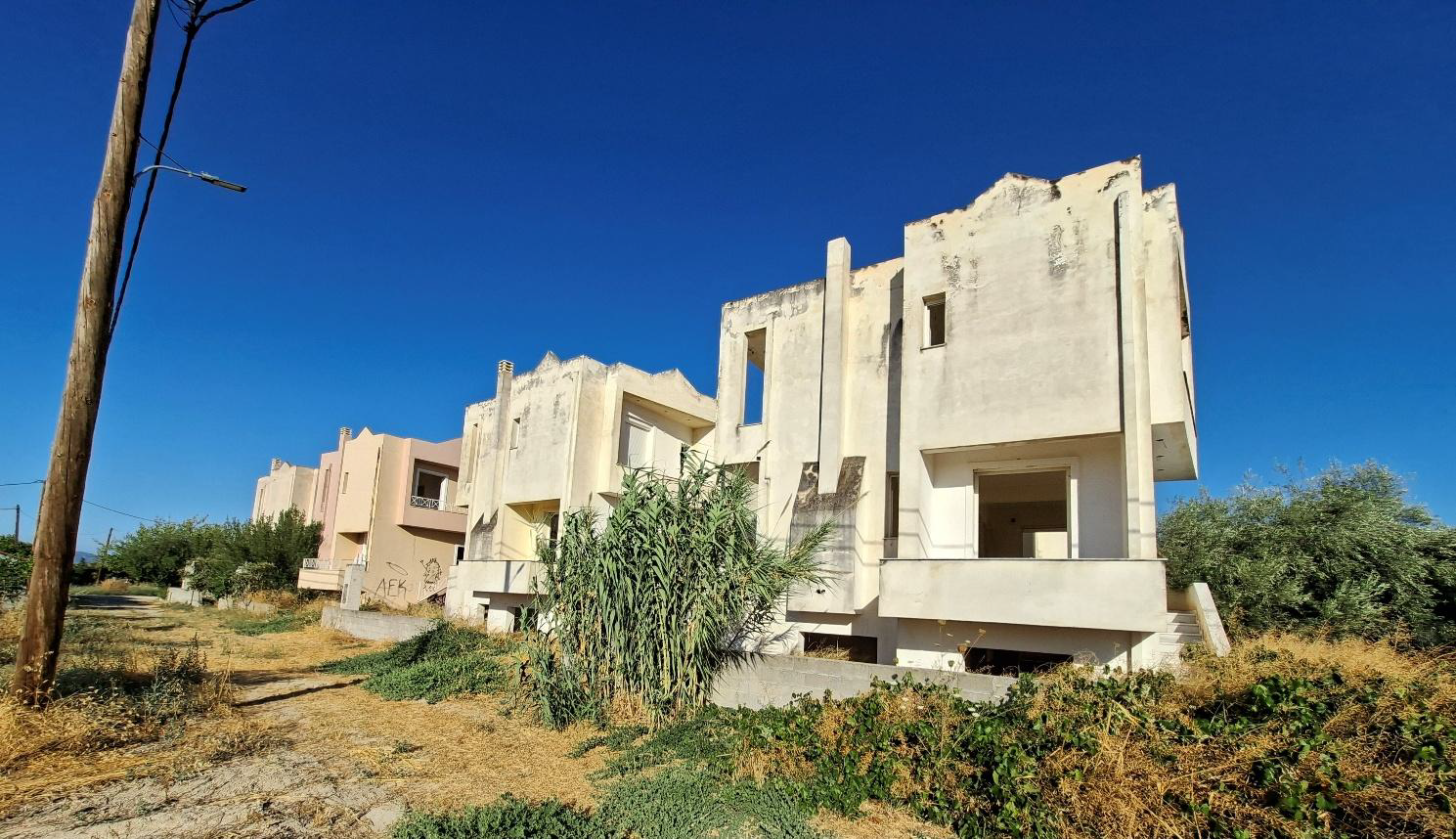 Οικόπεδο με κτίσμα  σε πλειστηριασμό Δήμος Βέλου - Βόχας