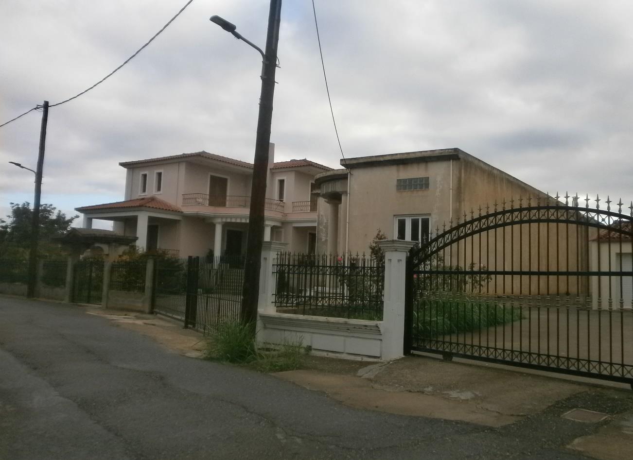 Οικόπεδο με κτίσμα  σε πλειστηριασμό Δήμος Σπάρτης