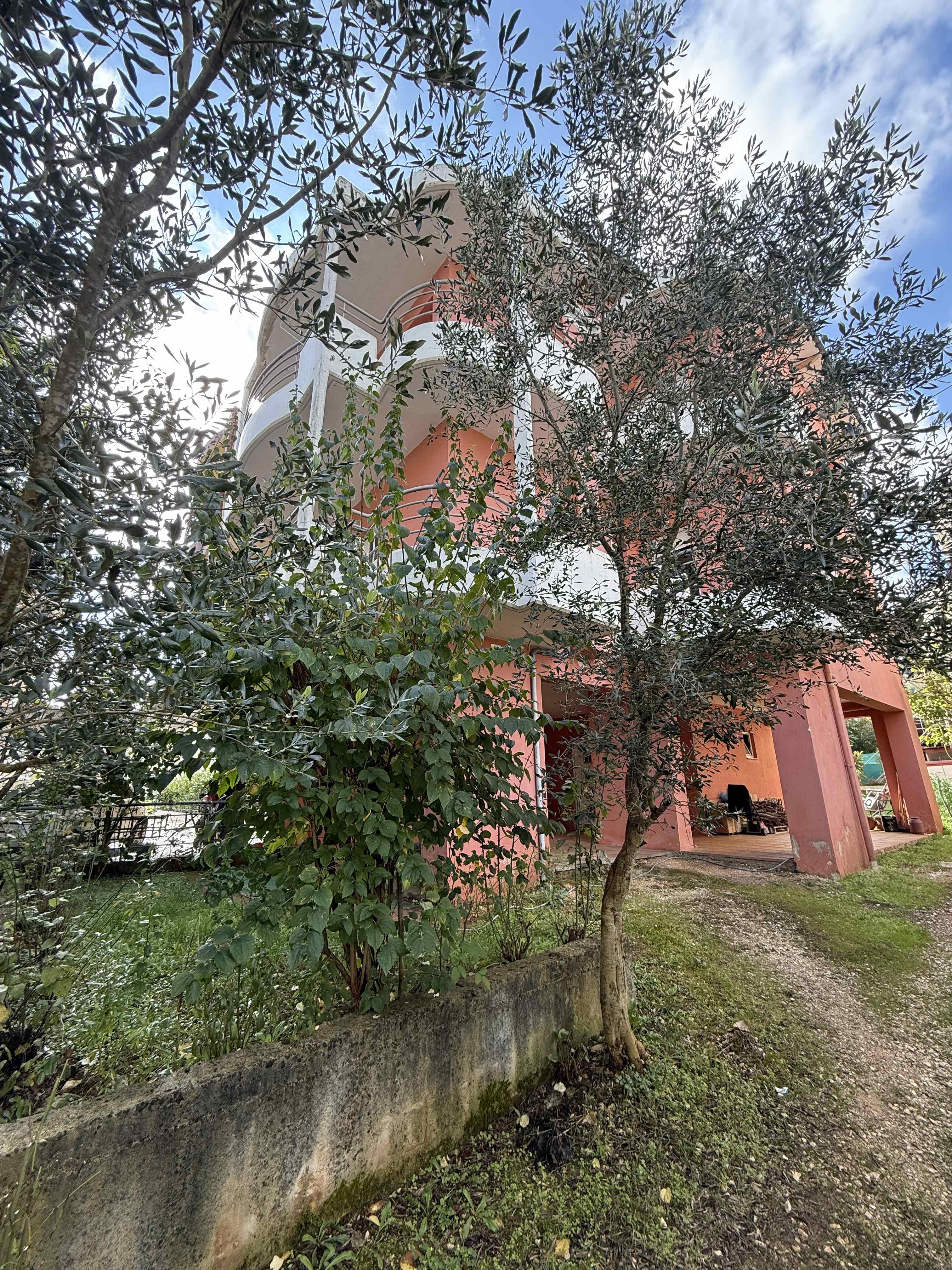 Οικόπεδο με κτίσμα  σε πλειστηριασμό Δήμος Ιωαννιτών