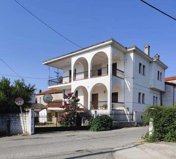 Οικόπεδο με κτίσμα  σε πλειστηριασμό Δήμος Αλμωπίας