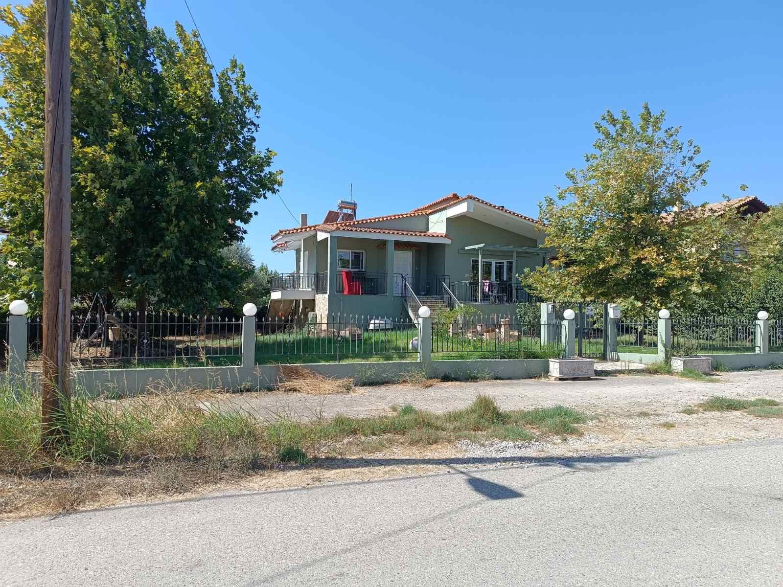 Οικόπεδο με κτίσμα 1068.25 sq.m. σε πλειστηριασμό Municipality of Pyrgos