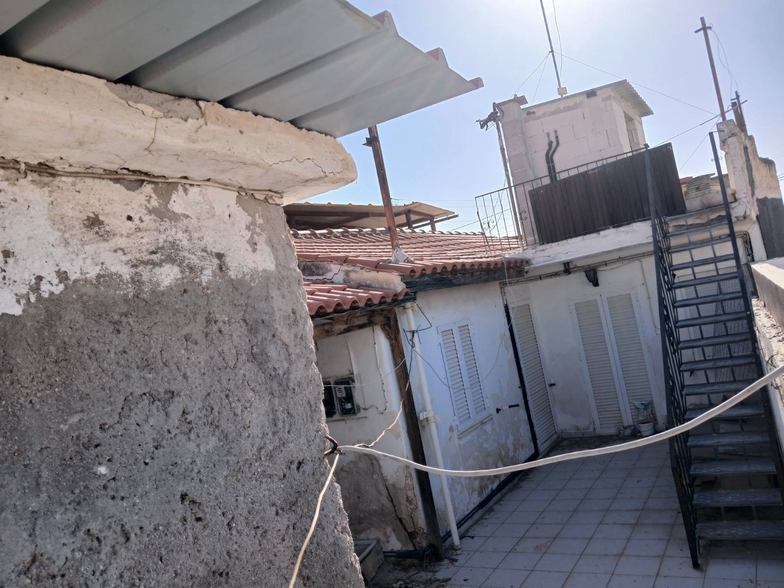 Οικόπεδο με κτίσμα  σε πλειστηριασμό Δήμος Λαυρεωτικής