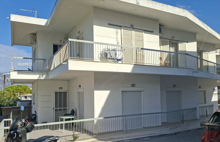 Οικόπεδο με κτίσμα  σε πλειστηριασμό Municipality of Corinthia