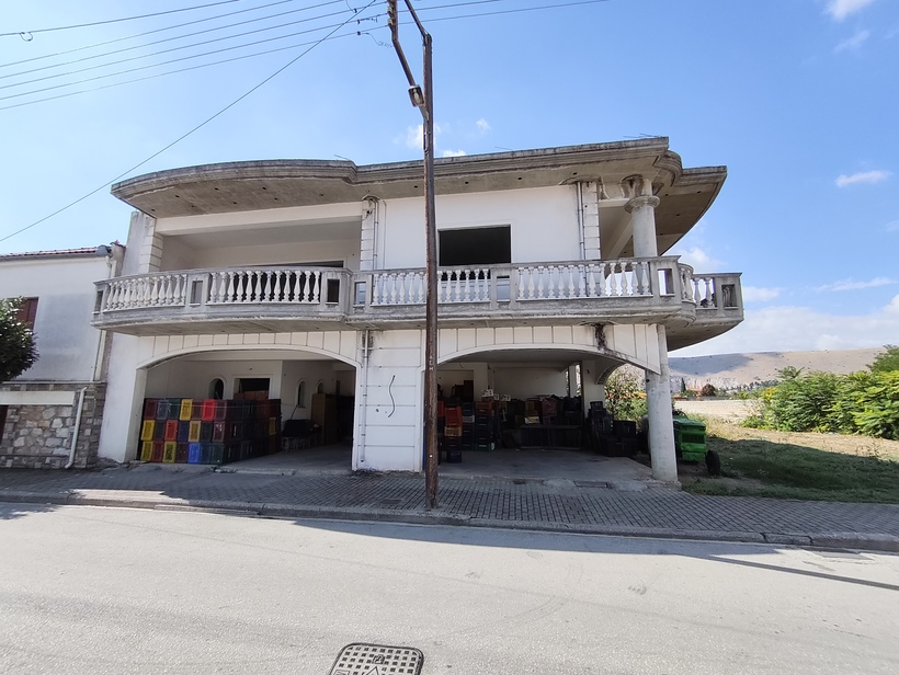 Οικόπεδο με κτίσμα  σε πλειστηριασμό Δήμος Τυρνάβου