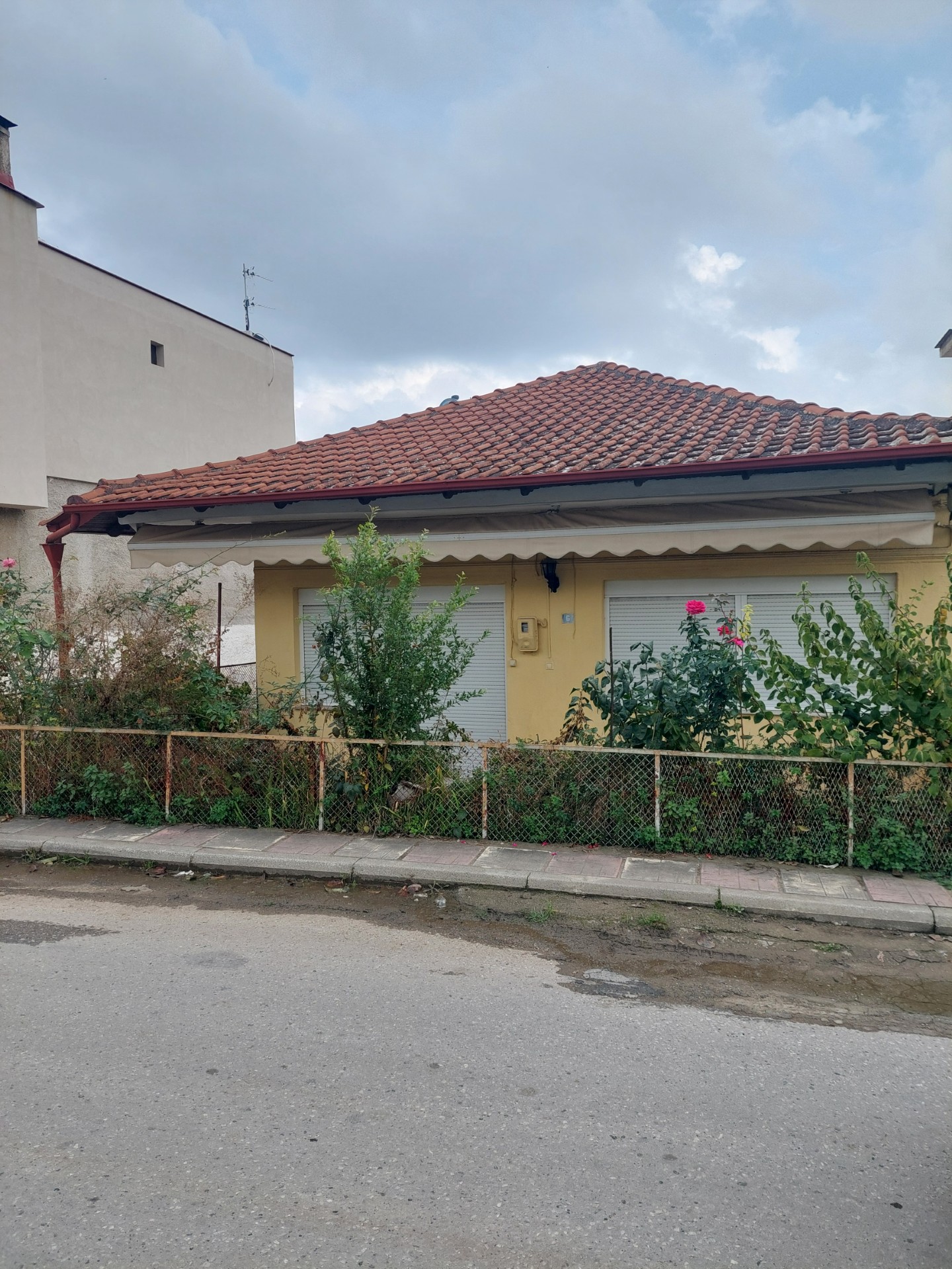 Οικόπεδο με κτίσμα  σε πλειστηριασμό Δήμος Ηρωικής Πόλεως Νάουσας