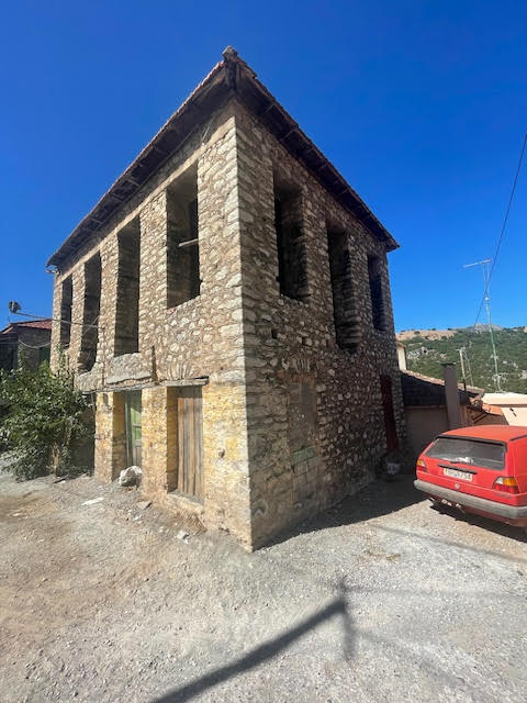 Οικόπεδο με κτίσμα  σε πλειστηριασμό Municipality of Kalavryta