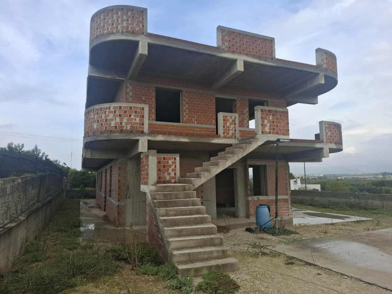 Οικόπεδο με κτίσμα  σε πλειστηριασμό Δήμος Λουτρακίου - Περαχώρας - Αγ. Θεοδώρων