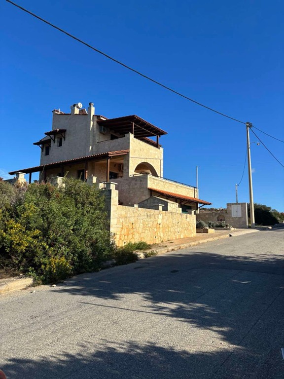 Οικόπεδο με κτίσμα  σε πλειστηριασμό Δήμος Χανίων