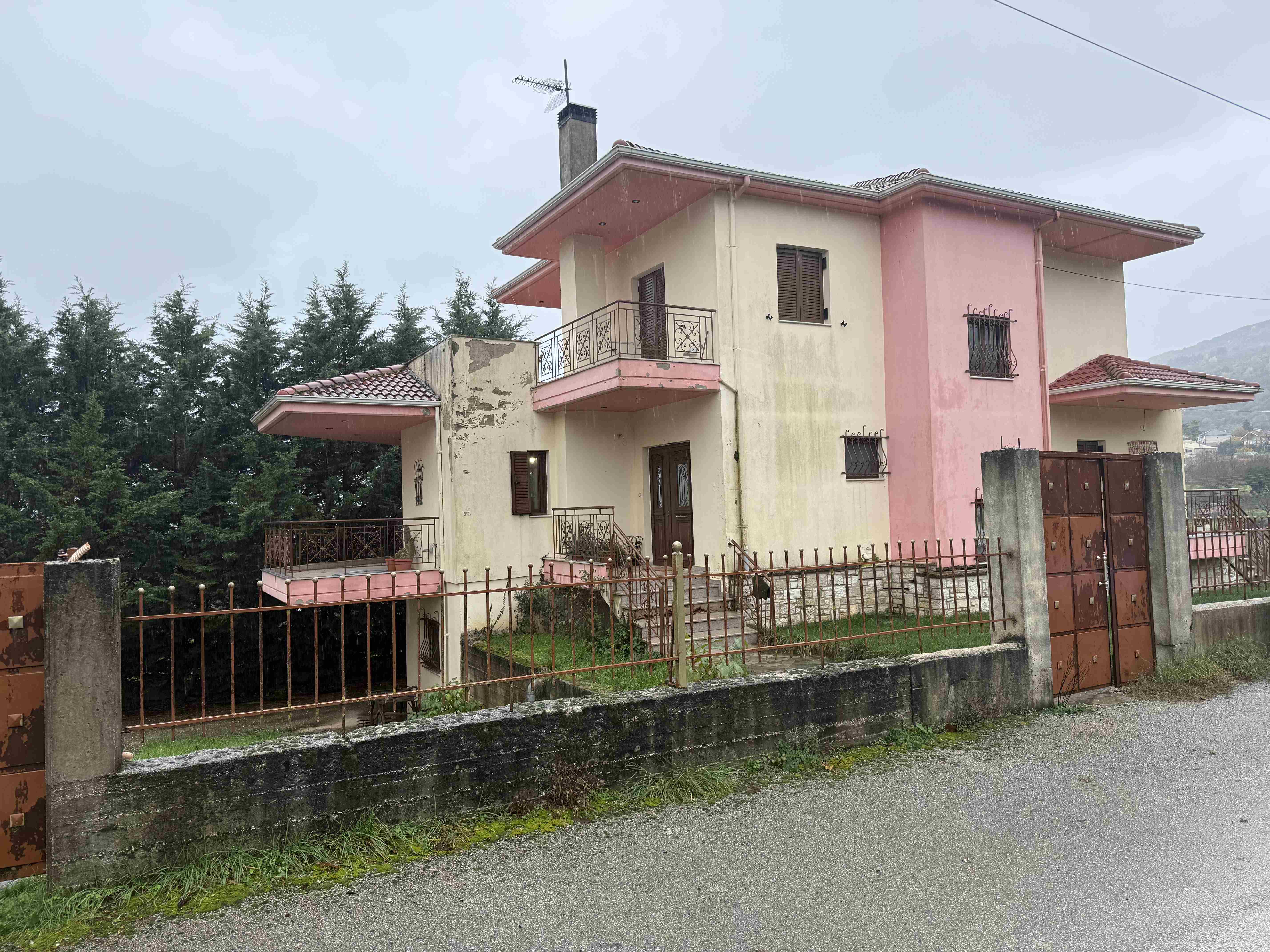 Οικόπεδο με κτίσμα  σε πλειστηριασμό Δήμος Ιωαννιτών