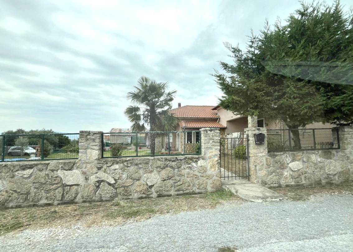 Οικόπεδο με κτίσμα  σε πλειστηριασμό Δήμος Σιντικής