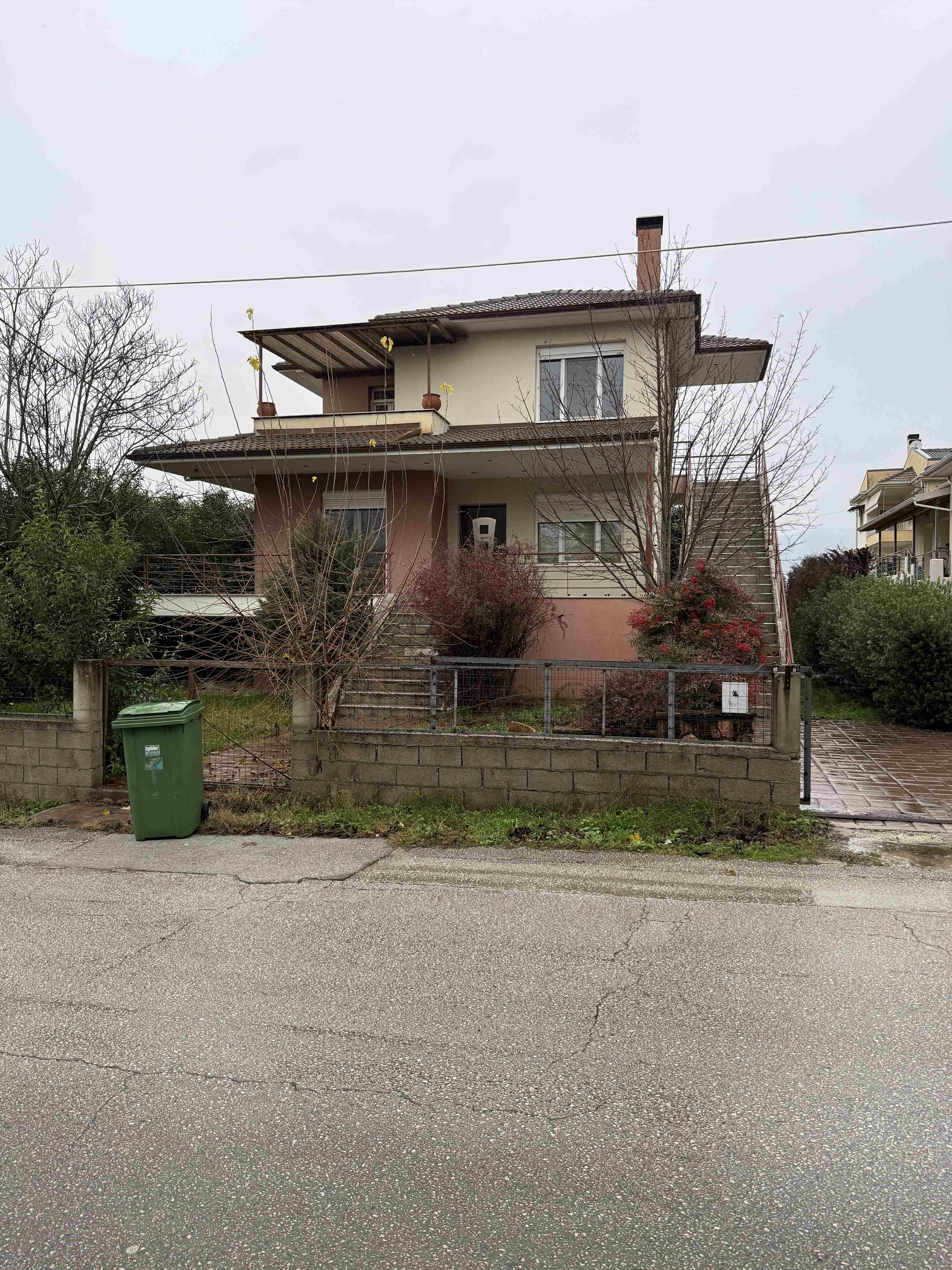 Οικόπεδο με κτίσμα  σε πλειστηριασμό Δήμος Ιωαννιτών