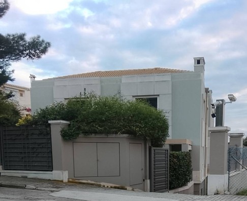 Οικόπεδο με κτίσμα  σε πλειστηριασμό Δήμος Βάρης - Βούλας - Βουλιαγμένης